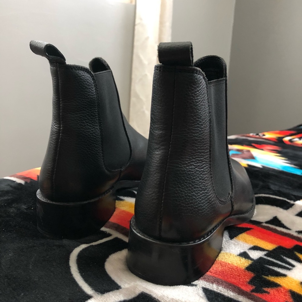 Women’s black boots
